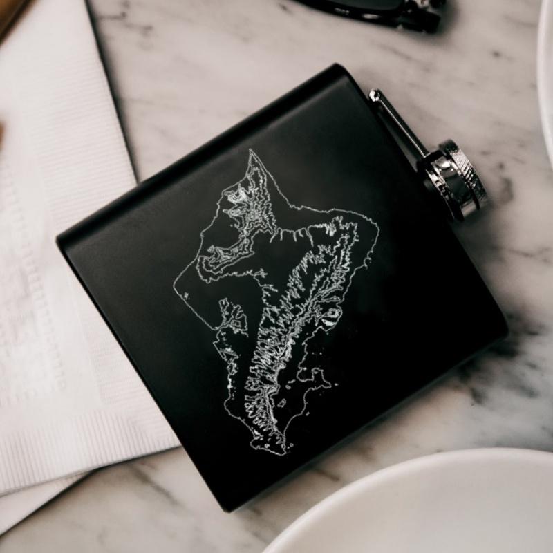Oahu - Hawaii Map Hip Flask in Matte Black